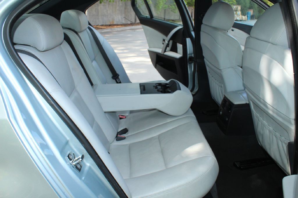 2006 BMW M5 Image 10