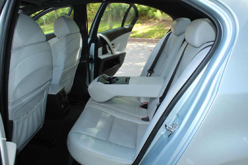 2006 BMW M5 Image 11