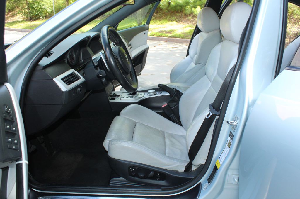 2006 BMW M5 Image 12