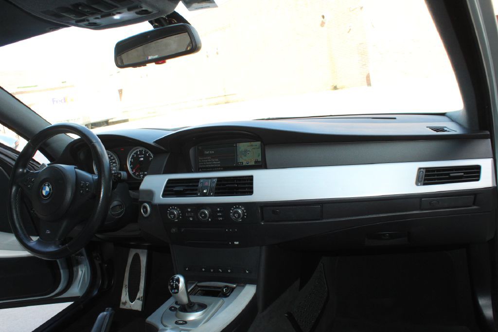2006 BMW M5 Image 15