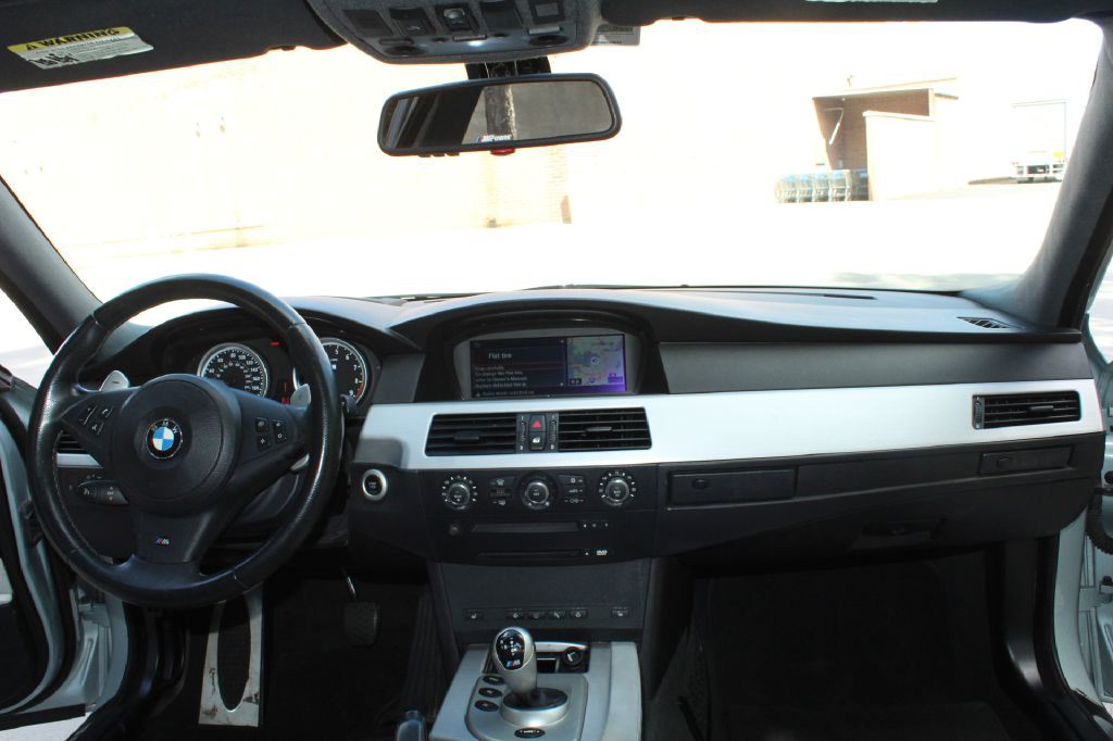 2006 BMW M5 Image 16