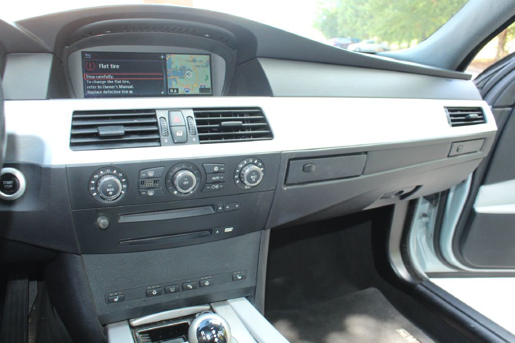 2006 BMW M5 Image 22