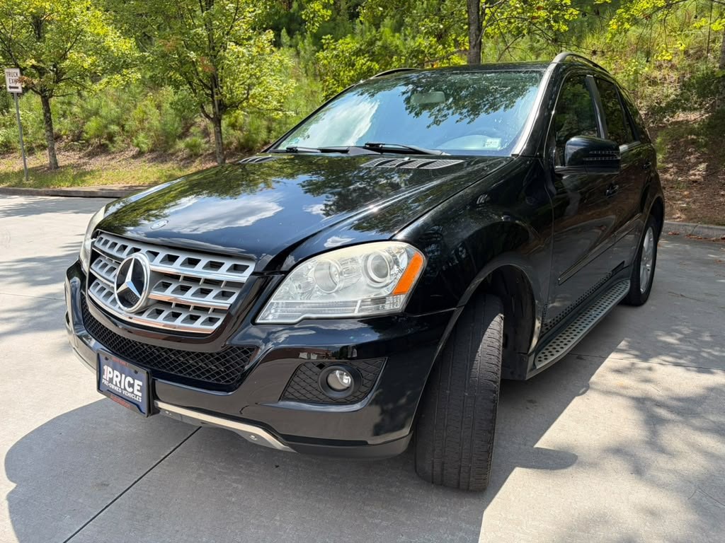 2011 Mercedes-Benz M-Class Image 3