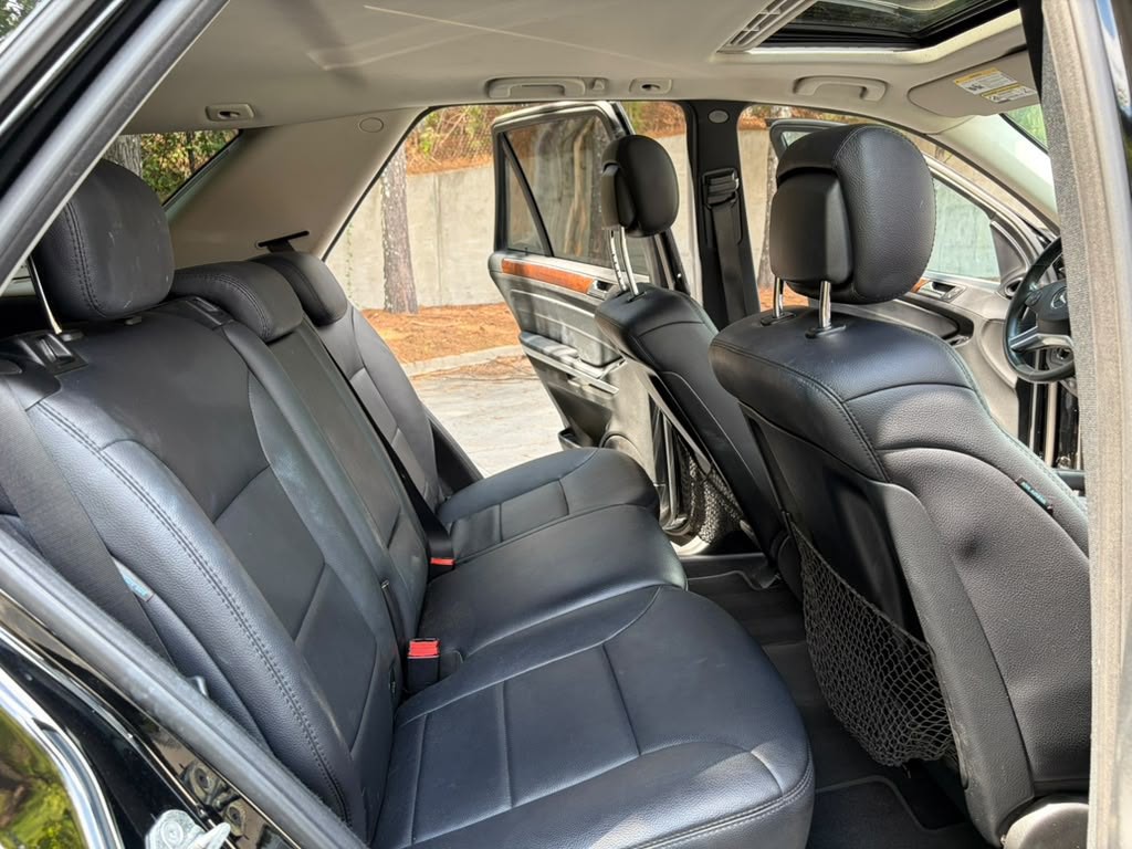 2011 Mercedes-Benz M-Class Image 8