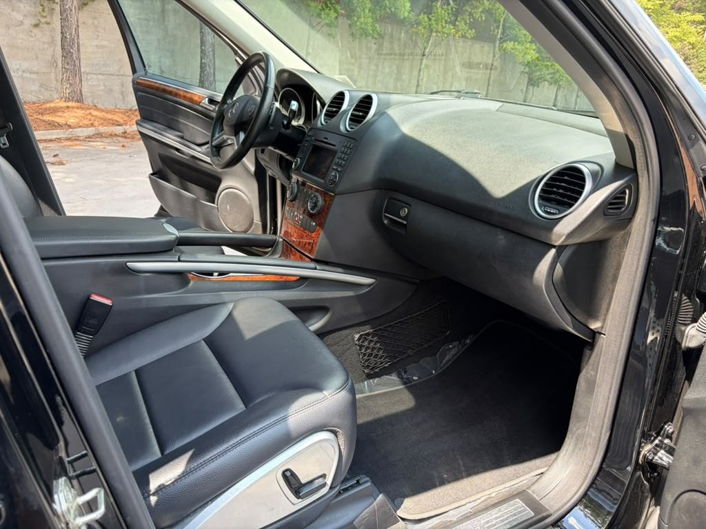 2011 Mercedes-Benz M-Class Image 9