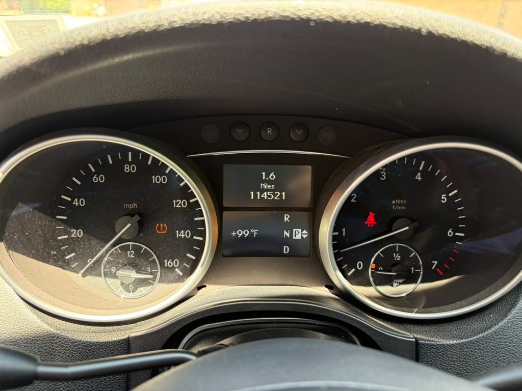 2011 Mercedes-Benz M-Class Image 19