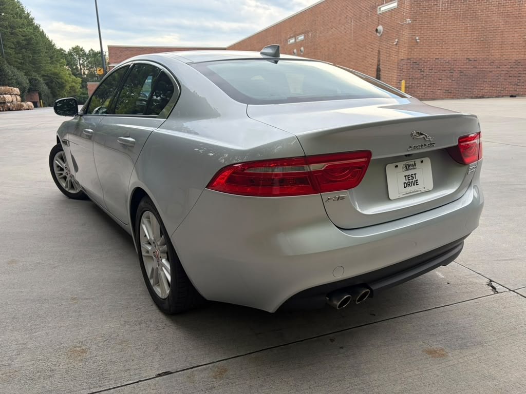 2017 Jaguar XE Image 2