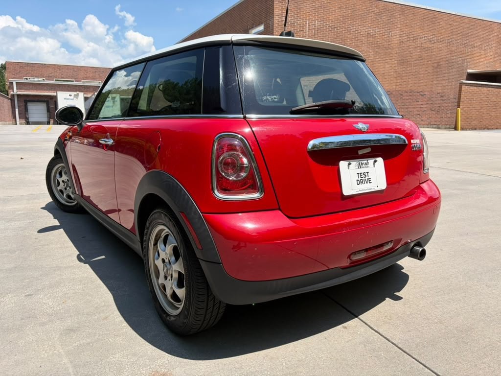 2012 MINI Cooper Image 4