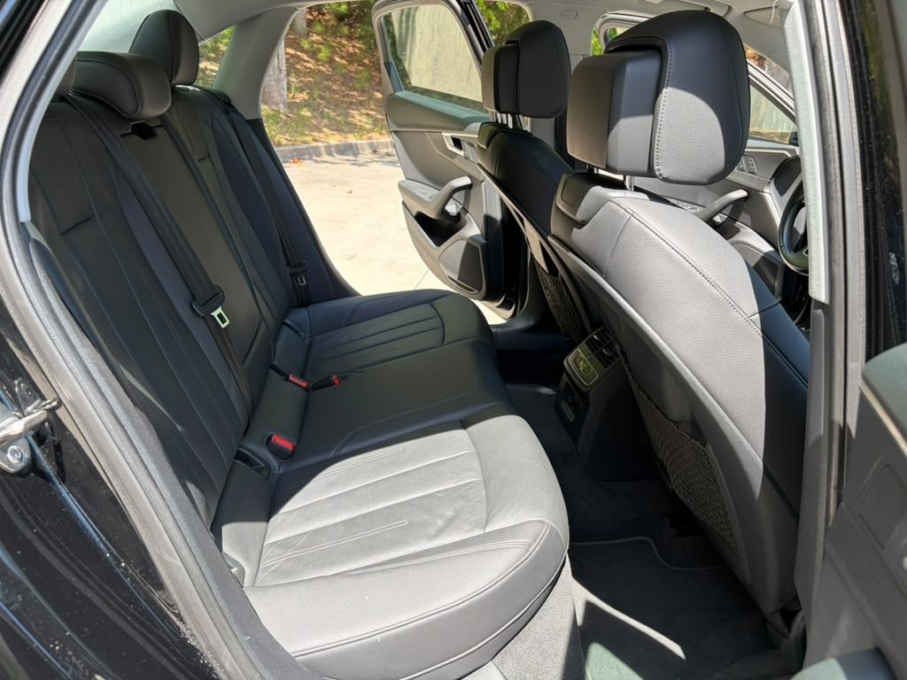 2017 Audi A4 Image 12