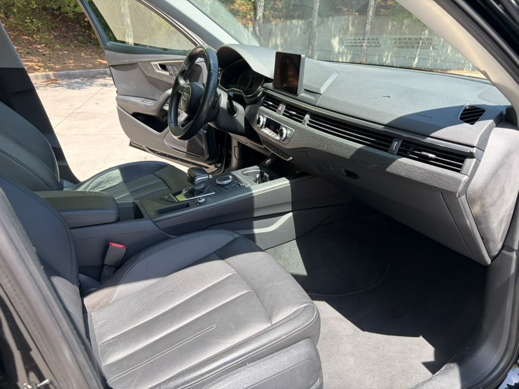 2017 Audi A4 Image 16