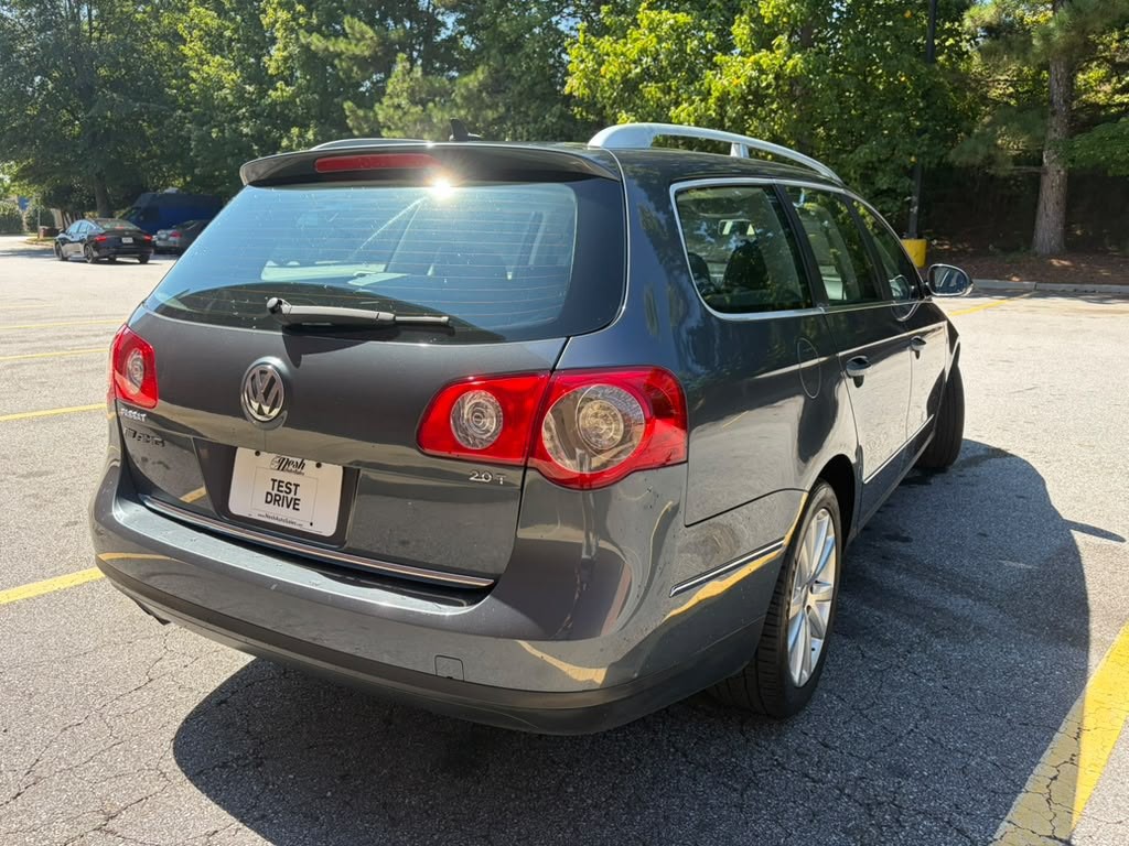 2010 Volkswagen Passat Image 6