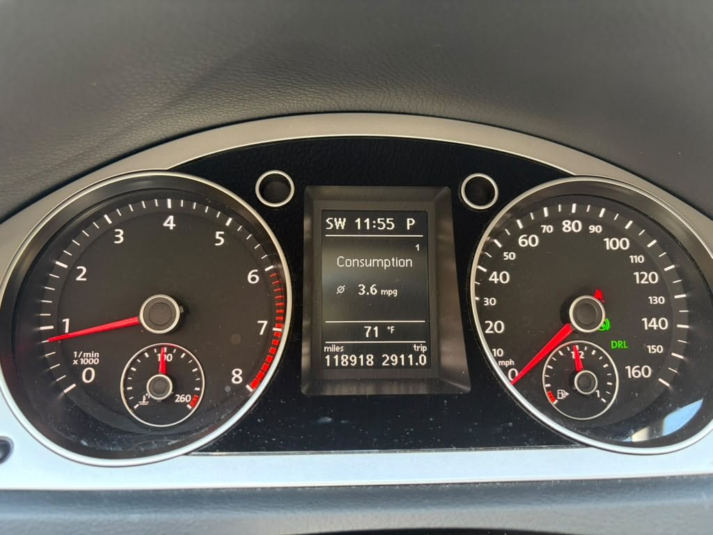 2010 Volkswagen Passat Image 18