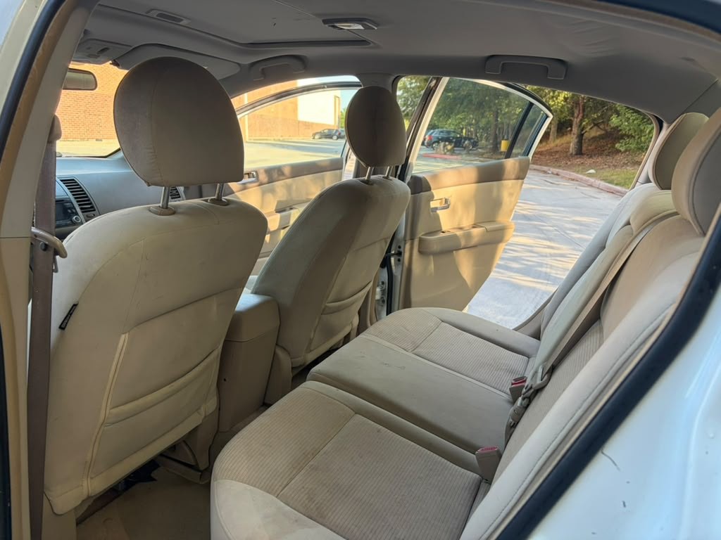 2010 Nissan Sentra Image 10