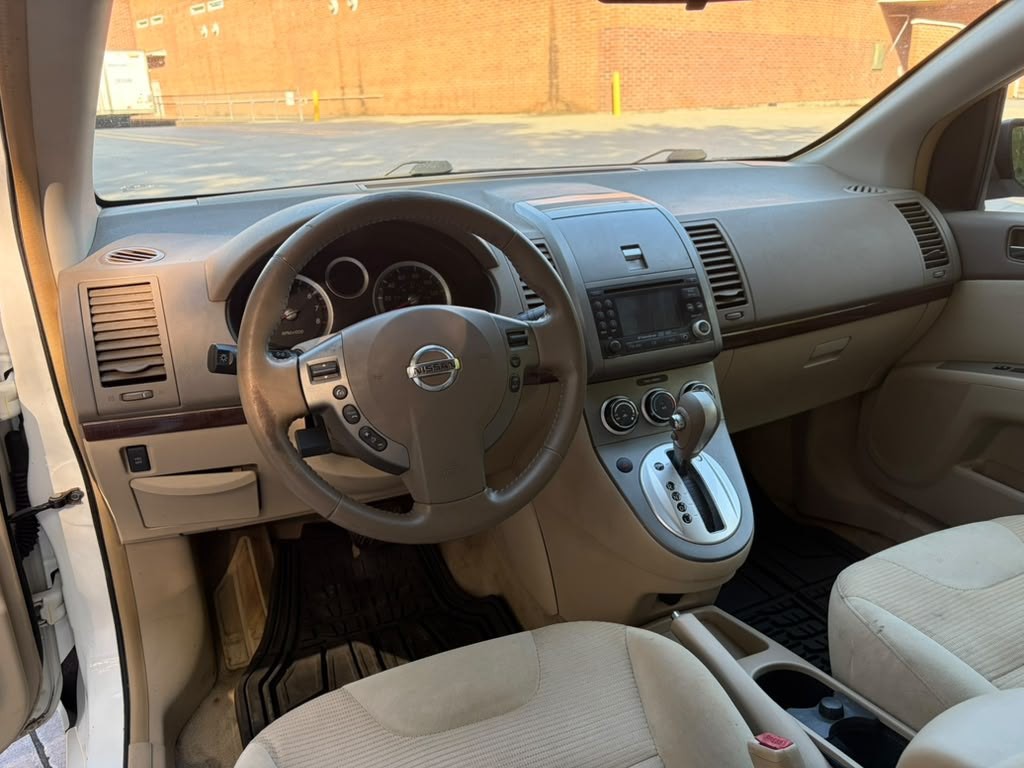 2010 Nissan Sentra Image 16