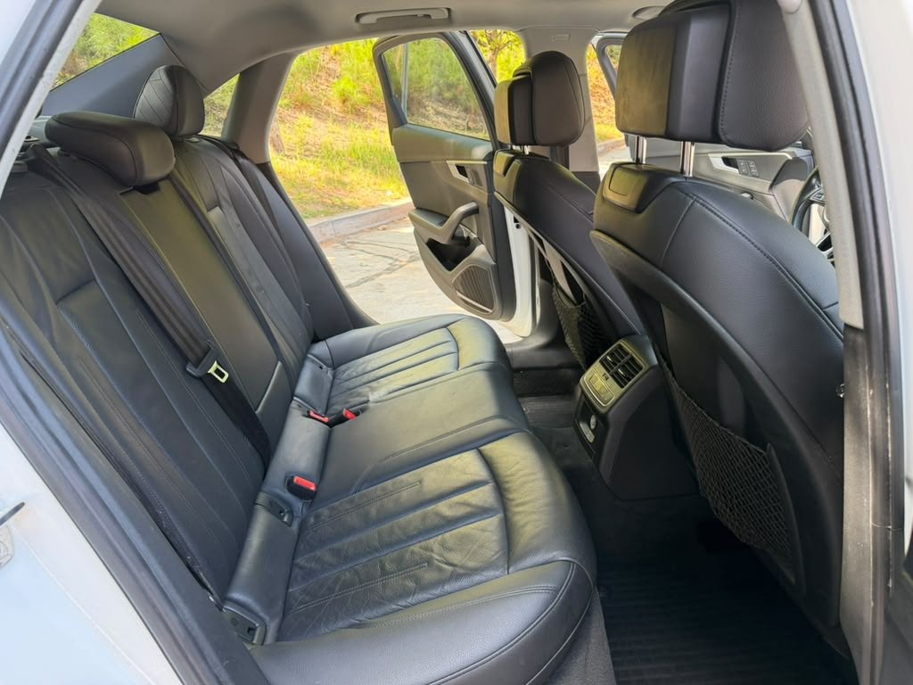 2017 Audi A4 Image 8