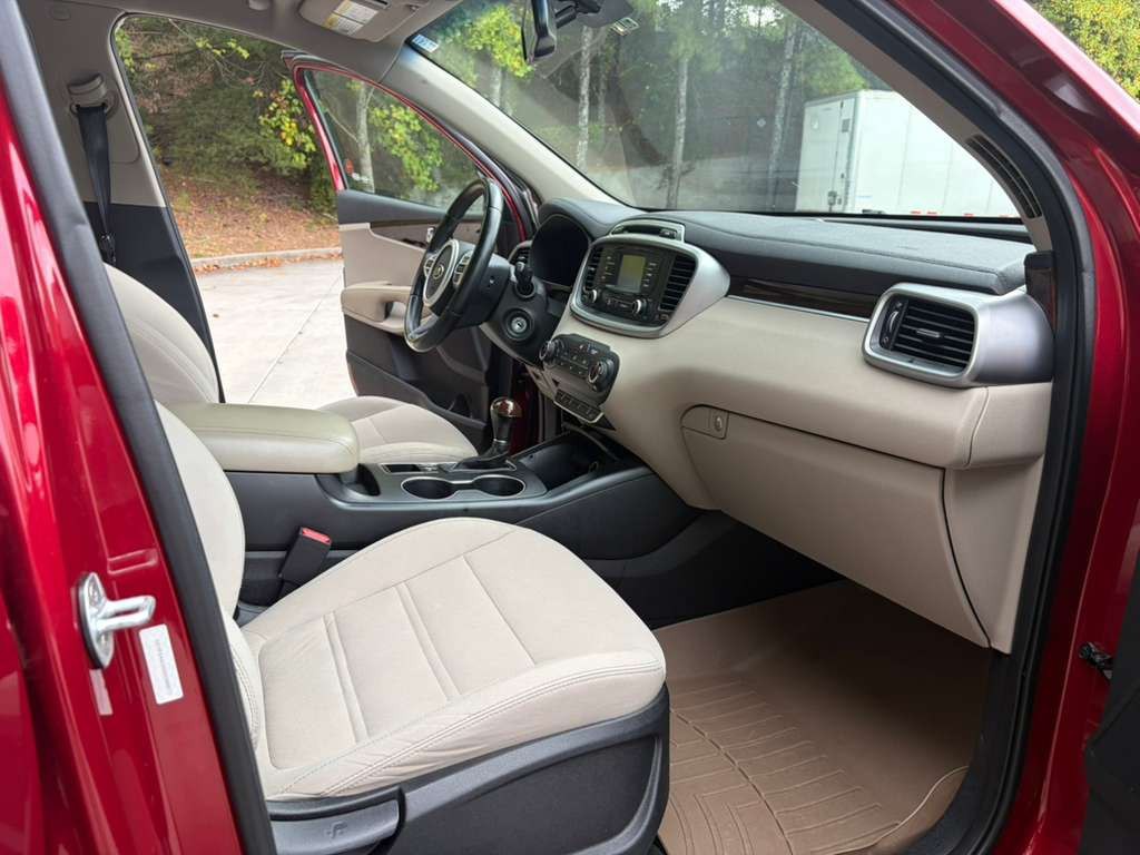 2016 Kia Sorento Image 9