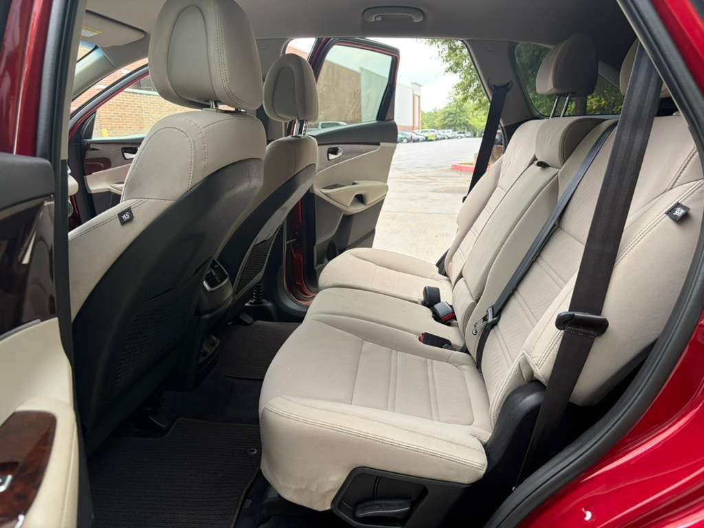 2016 Kia Sorento Image 12