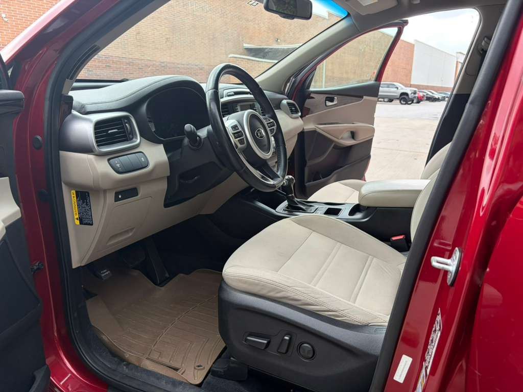2016 Kia Sorento Image 13