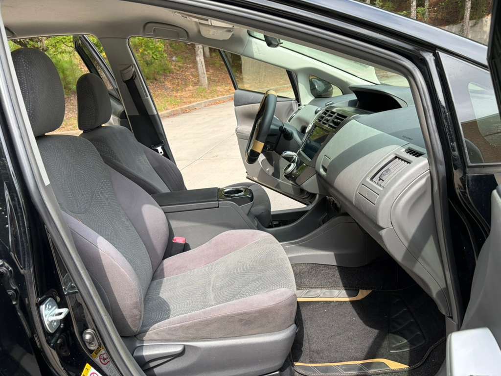 2014 Toyota Prius Image 10