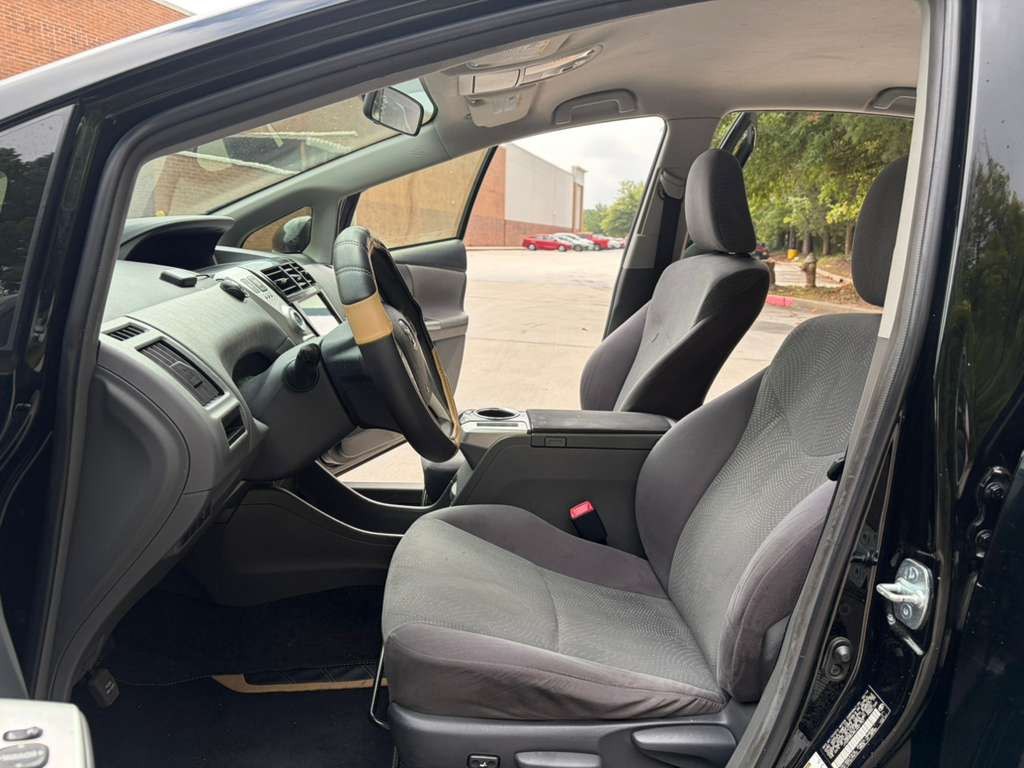 2014 Toyota Prius Image 14