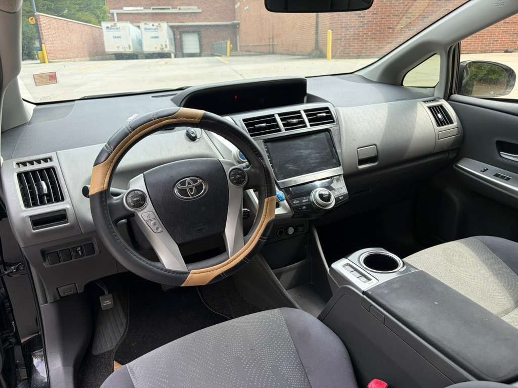 2014 Toyota Prius Image 15
