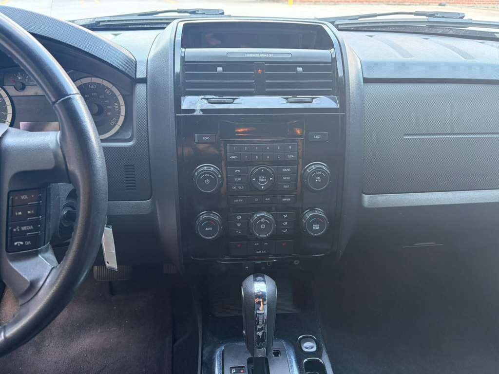 2010 Ford Escape Image 18