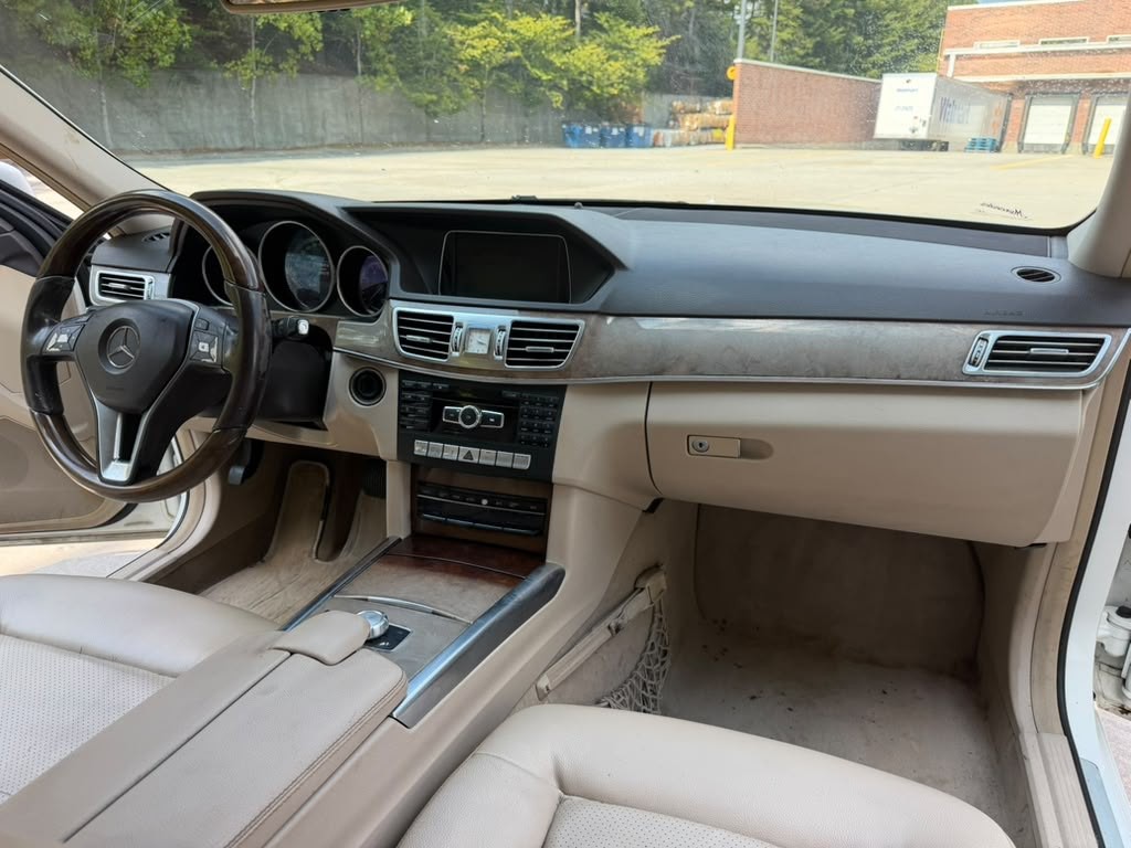 2014 Mercedes-Benz E-Class Image 15