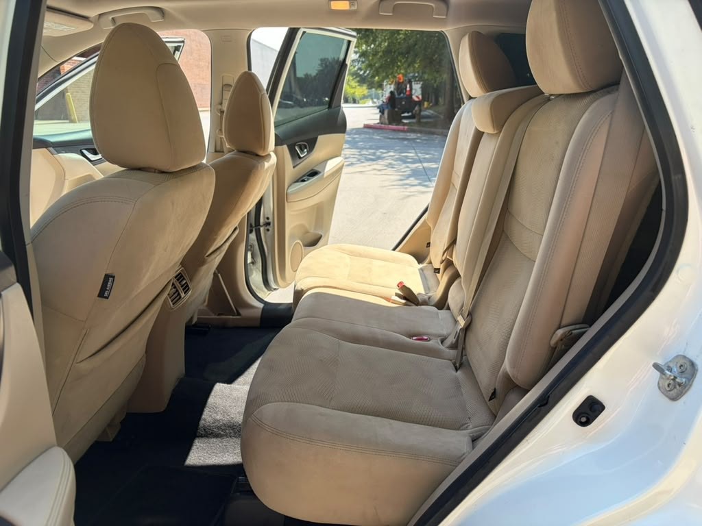 2016 Nissan Rogue Image 12
