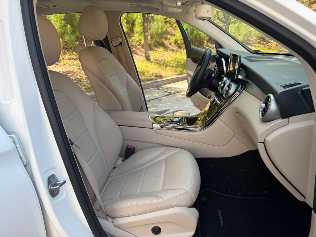 2019 Mercedes-Benz GLC-Class Image 10