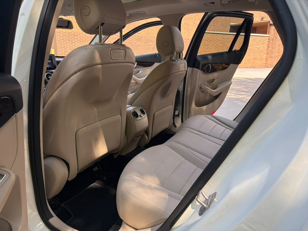 2019 Mercedes-Benz GLC-Class Image 11