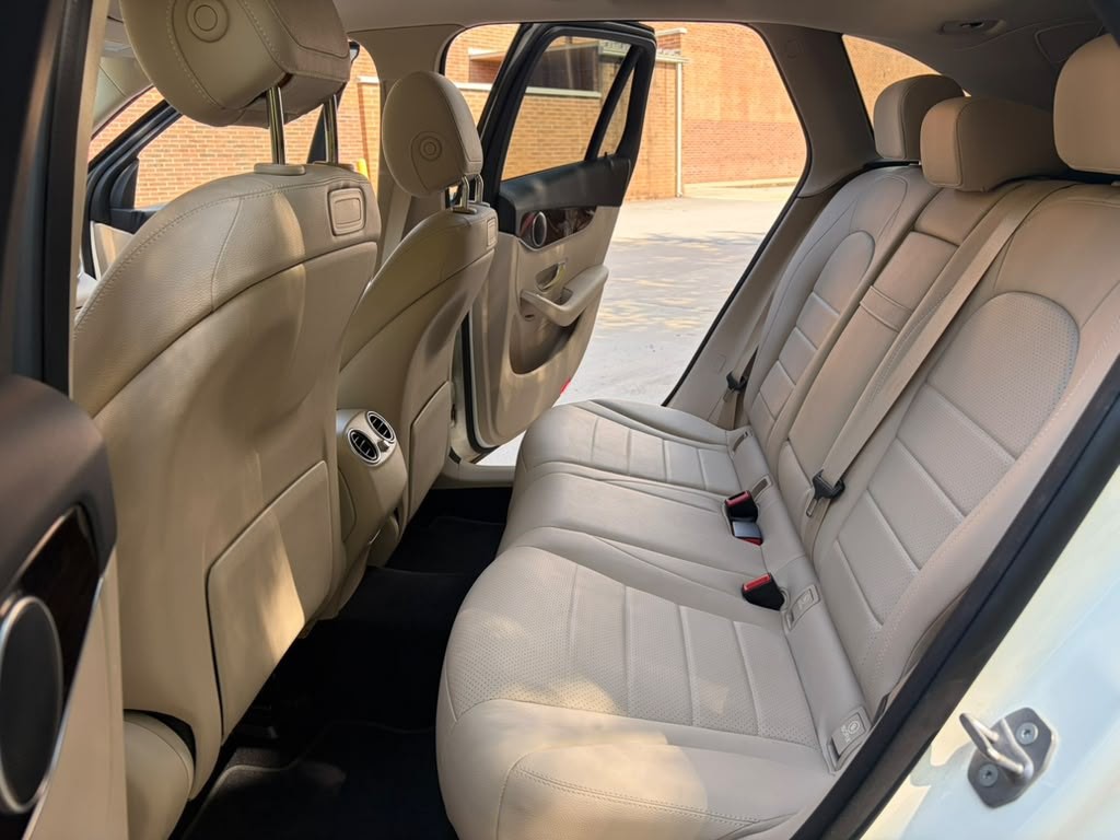 2019 Mercedes-Benz GLC-Class Image 12