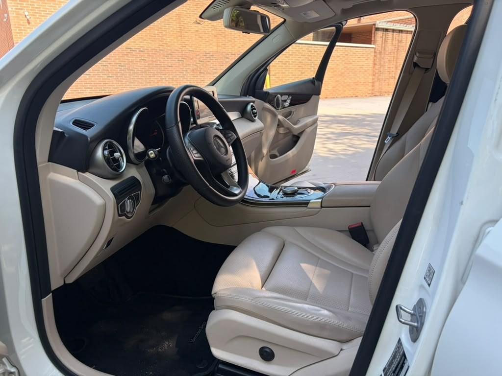2019 Mercedes-Benz GLC-Class Image 13