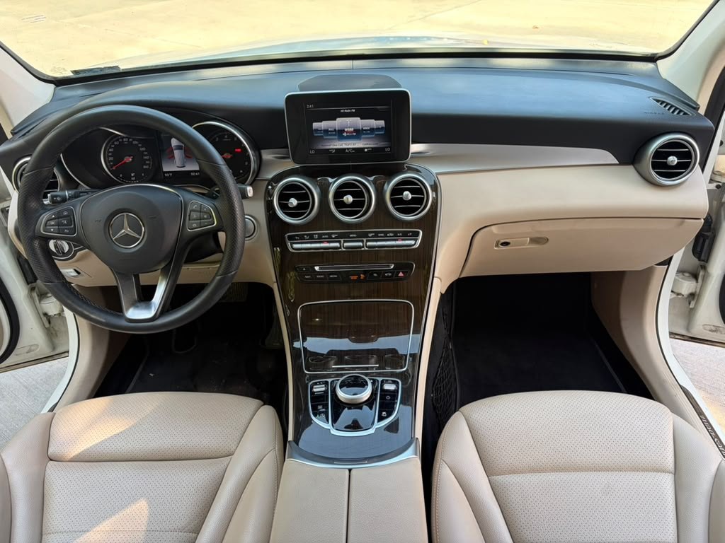 2019 Mercedes-Benz GLC-Class Image 16