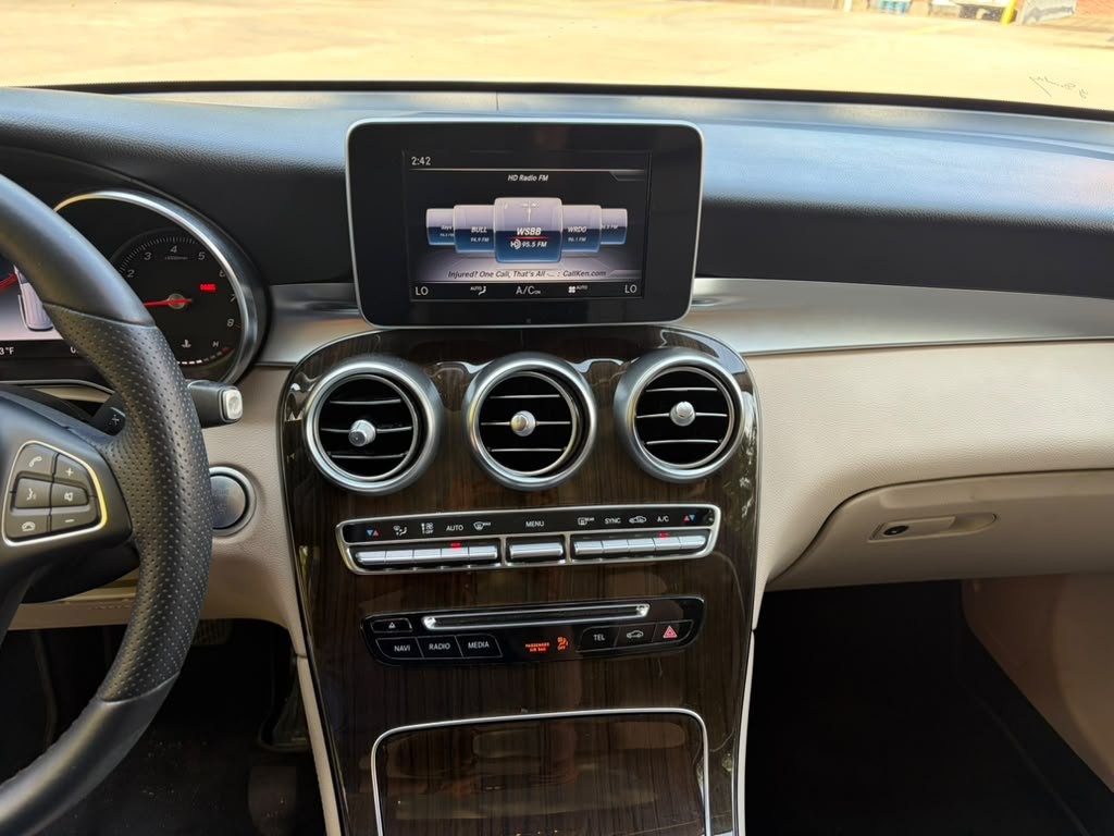 2019 Mercedes-Benz GLC-Class Image 18