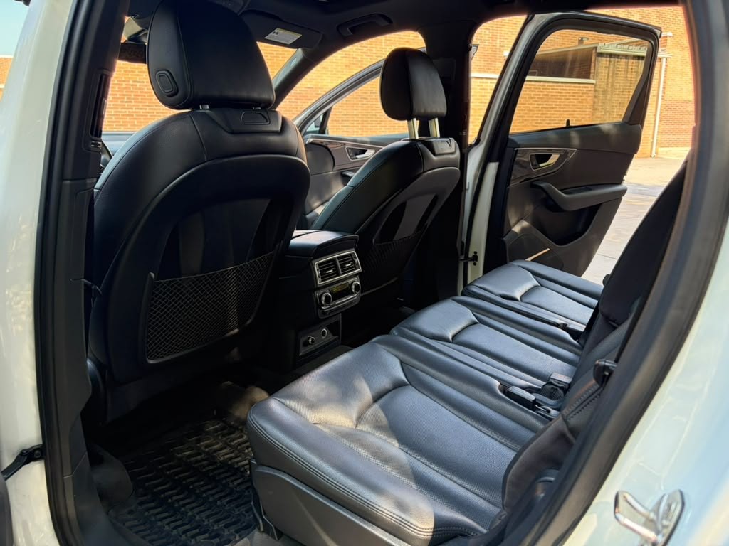 2018 Audi Q7 Image 11