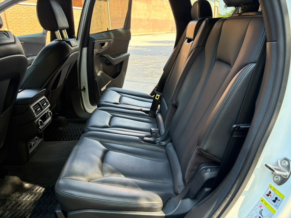 2018 Audi Q7 Image 12