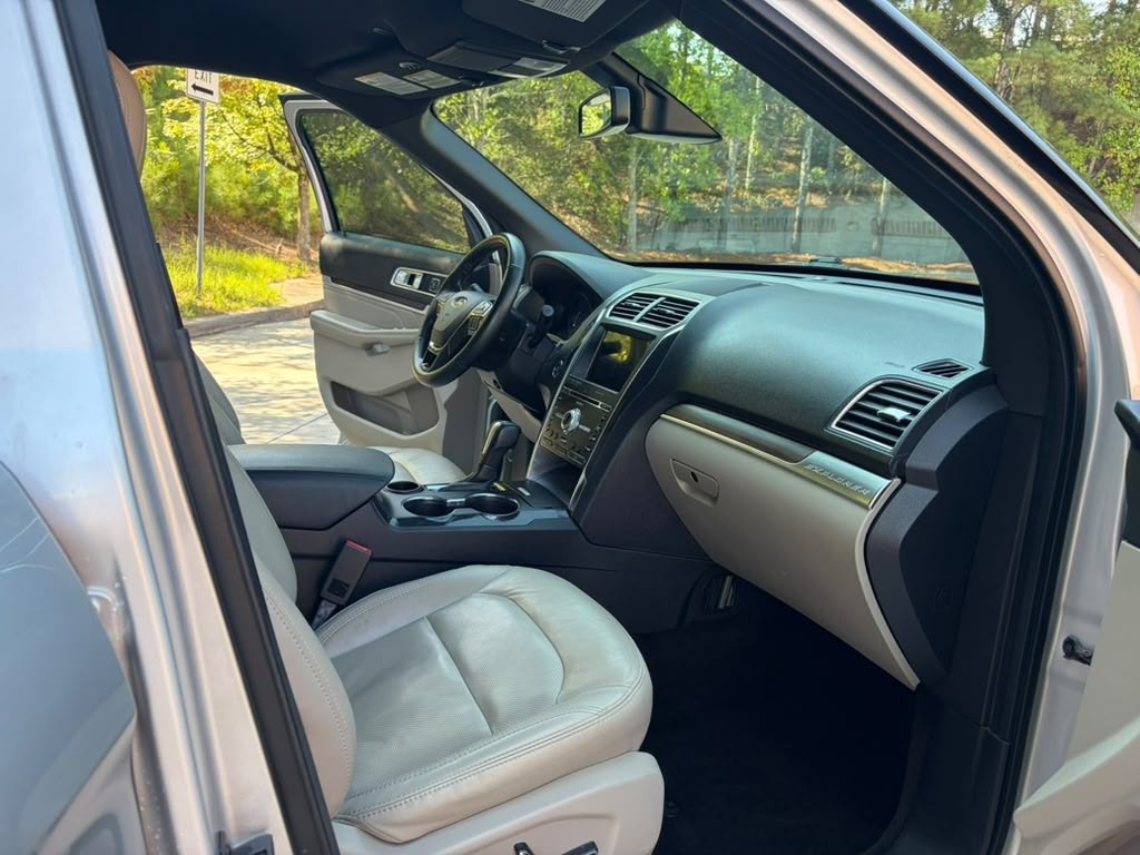 2018 Ford Explorer Image 9