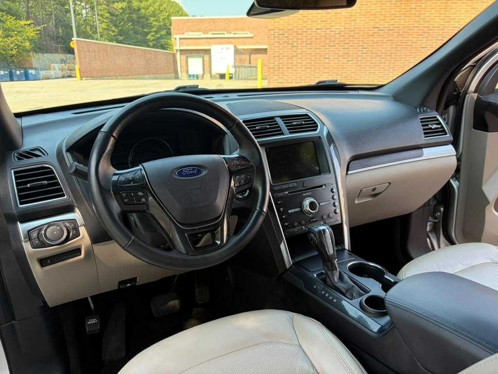 2018 Ford Explorer Image 15