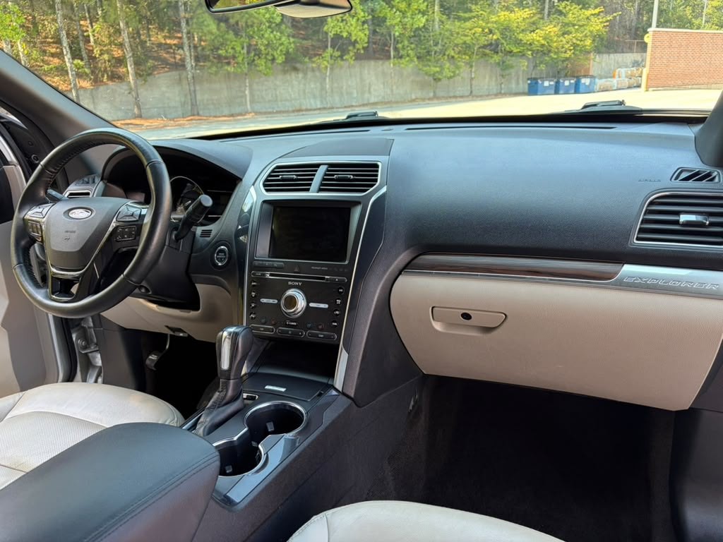 2018 Ford Explorer Image 17