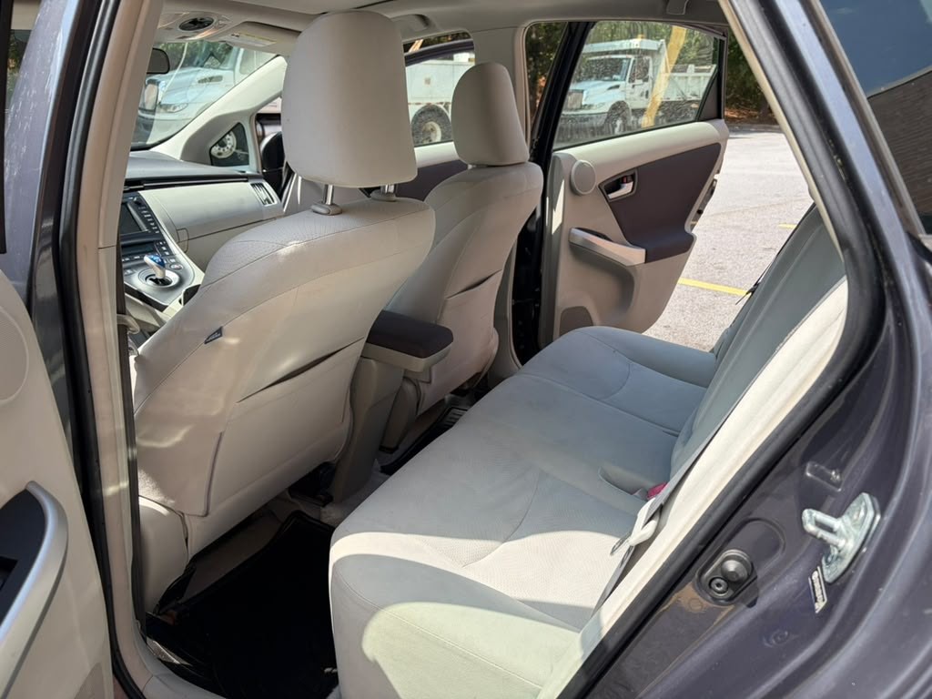 2011 Toyota Prius Image 11