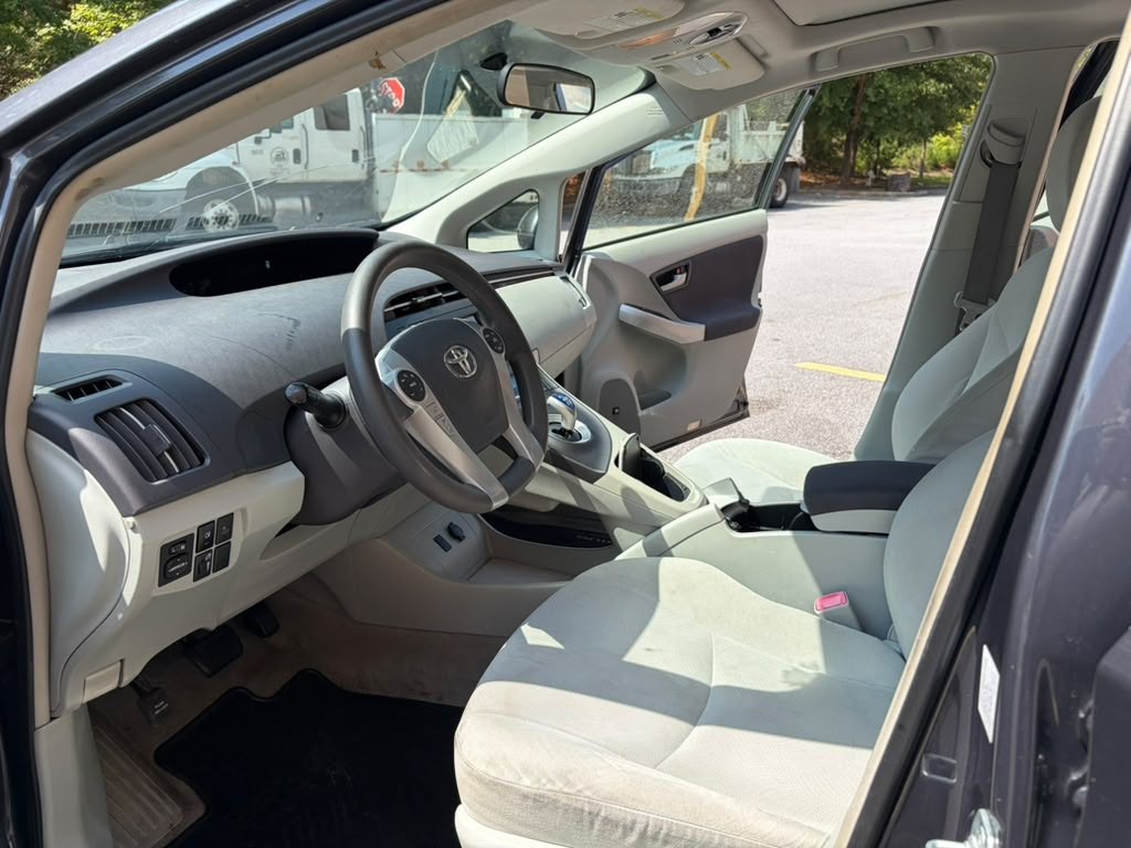 2011 Toyota Prius Image 14