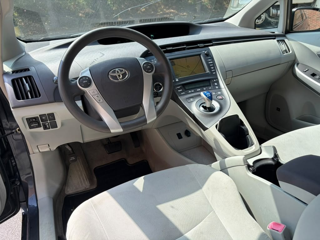 2011 Toyota Prius Image 16
