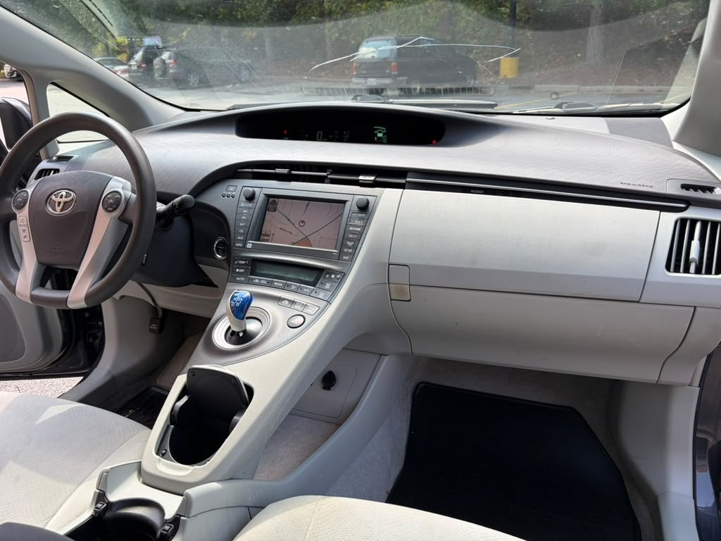 2011 Toyota Prius Image 17