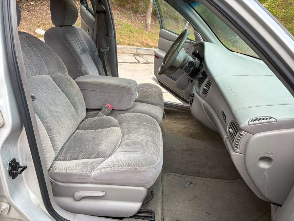 2000 Buick Century Image 10