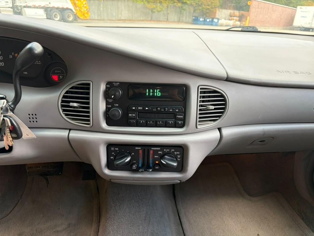 2000 Buick Century Image 18