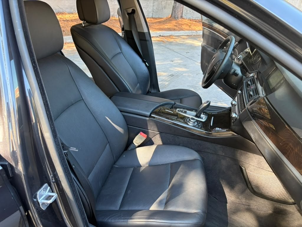 2013 BMW 5 Series Image 10
