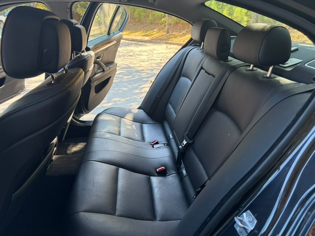 2013 BMW 5 Series Image 12