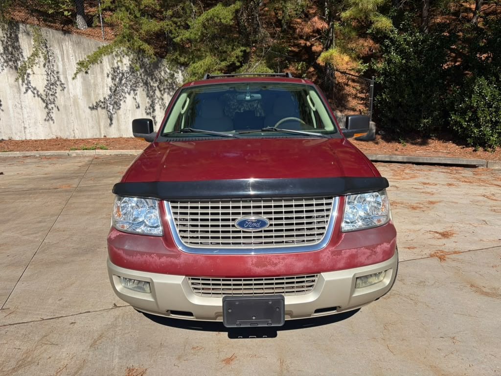 2005 Ford Expedition Image 2