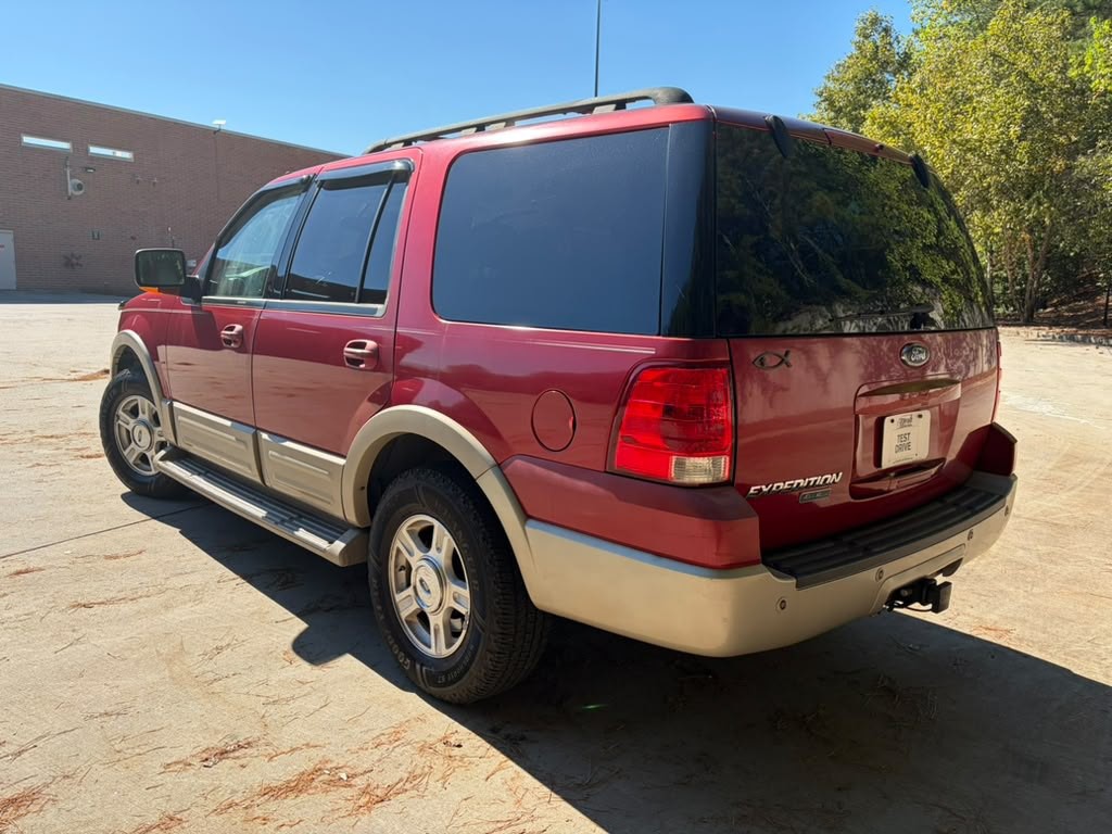 2005 Ford Expedition Image 4