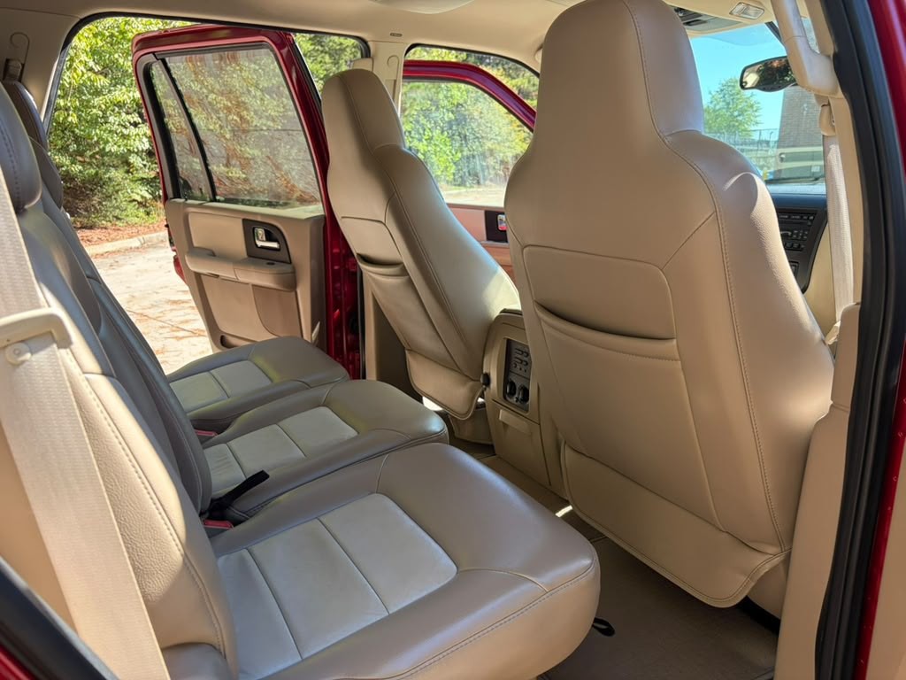 2005 Ford Expedition Image 7
